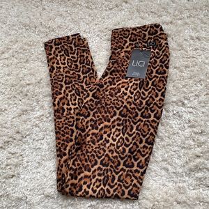 Cheetah High Waist Scrunch Leggings - M